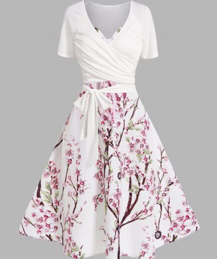 Dresslily Pure Color Crossover Tied V Neck Cropped T Shirt And Blossom Peach Flower Allover Print Lace Up Dress Outfit S White